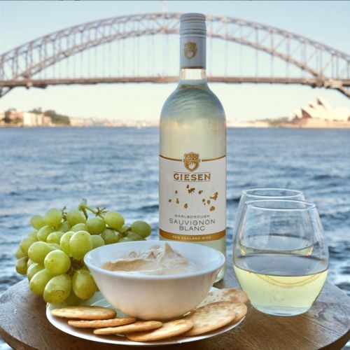 GIESEN SAUV BLANC (750ML)