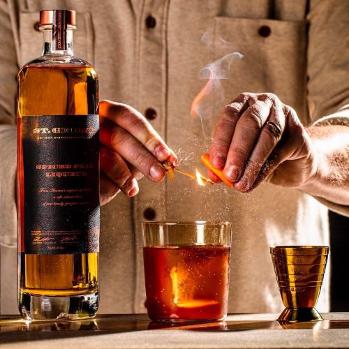 ST GEORGE SPICED PEAR LIQ (750ML)