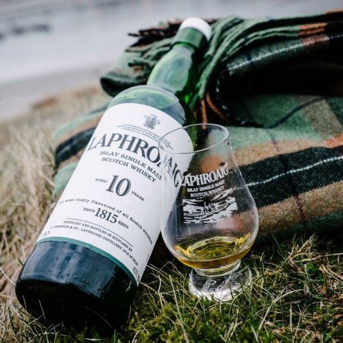 LAPHROAIG 10YR SINGLE MALT (750ML)